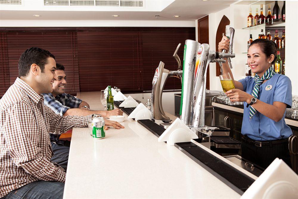 Holiday Bahrain Hotel Манама Ресторан фото
