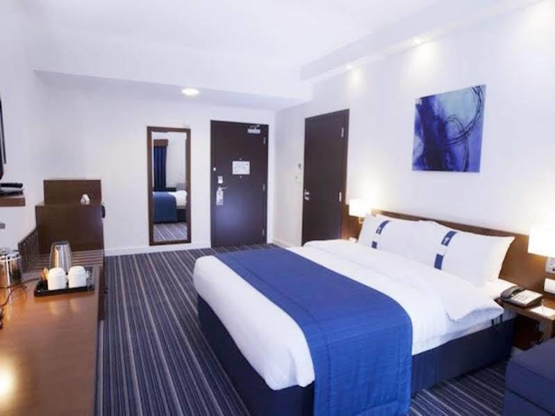 Holiday Bahrain Hotel Манама Экстерьер фото