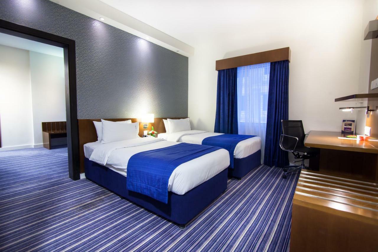 Holiday Bahrain Hotel Манама Экстерьер фото