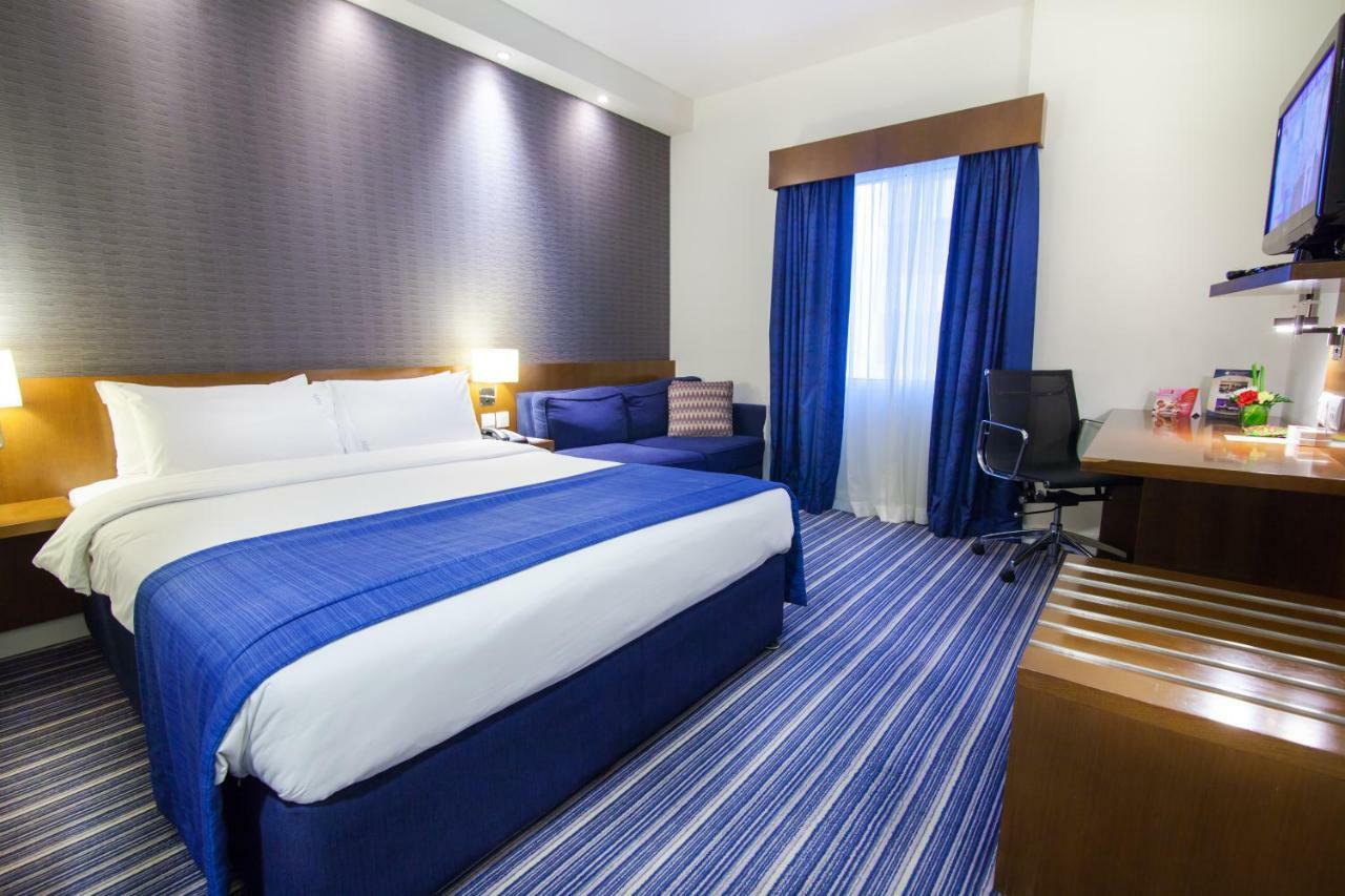 Holiday Bahrain Hotel Манама Экстерьер фото