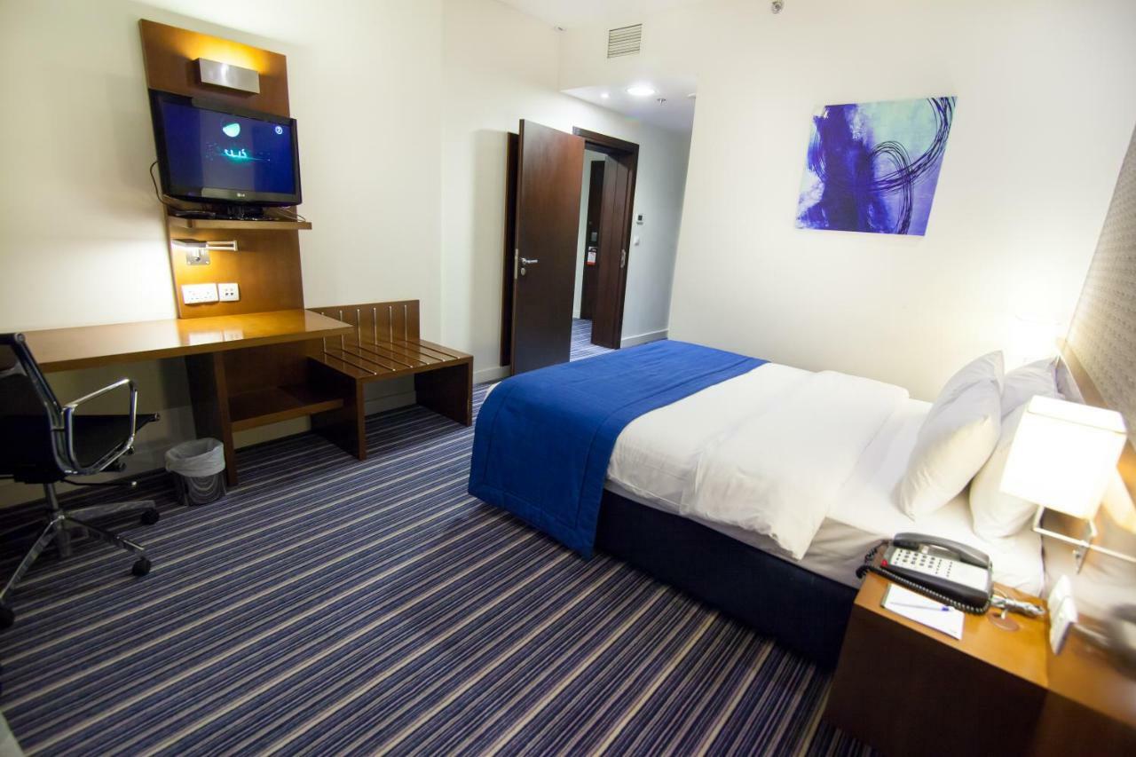 Holiday Bahrain Hotel Манама Экстерьер фото