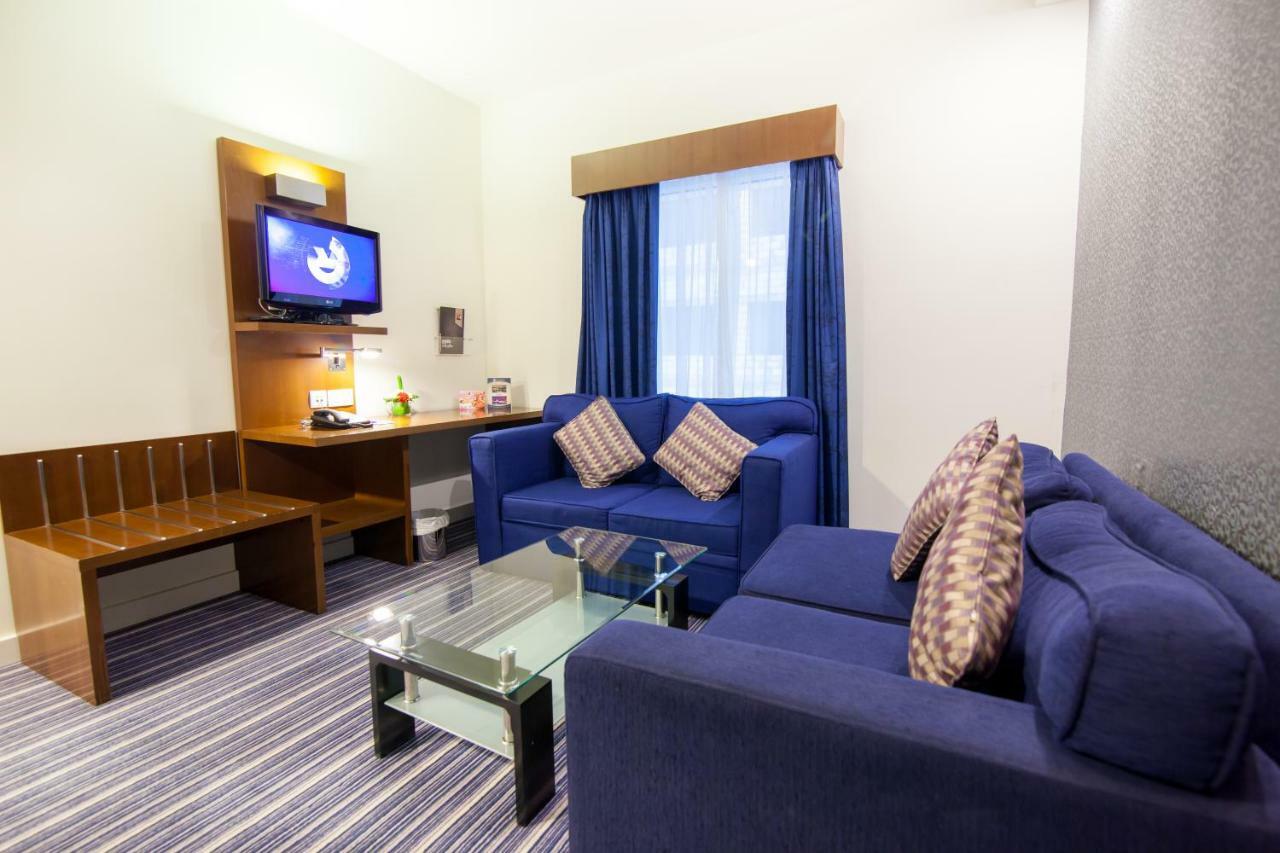 Holiday Bahrain Hotel Манама Экстерьер фото