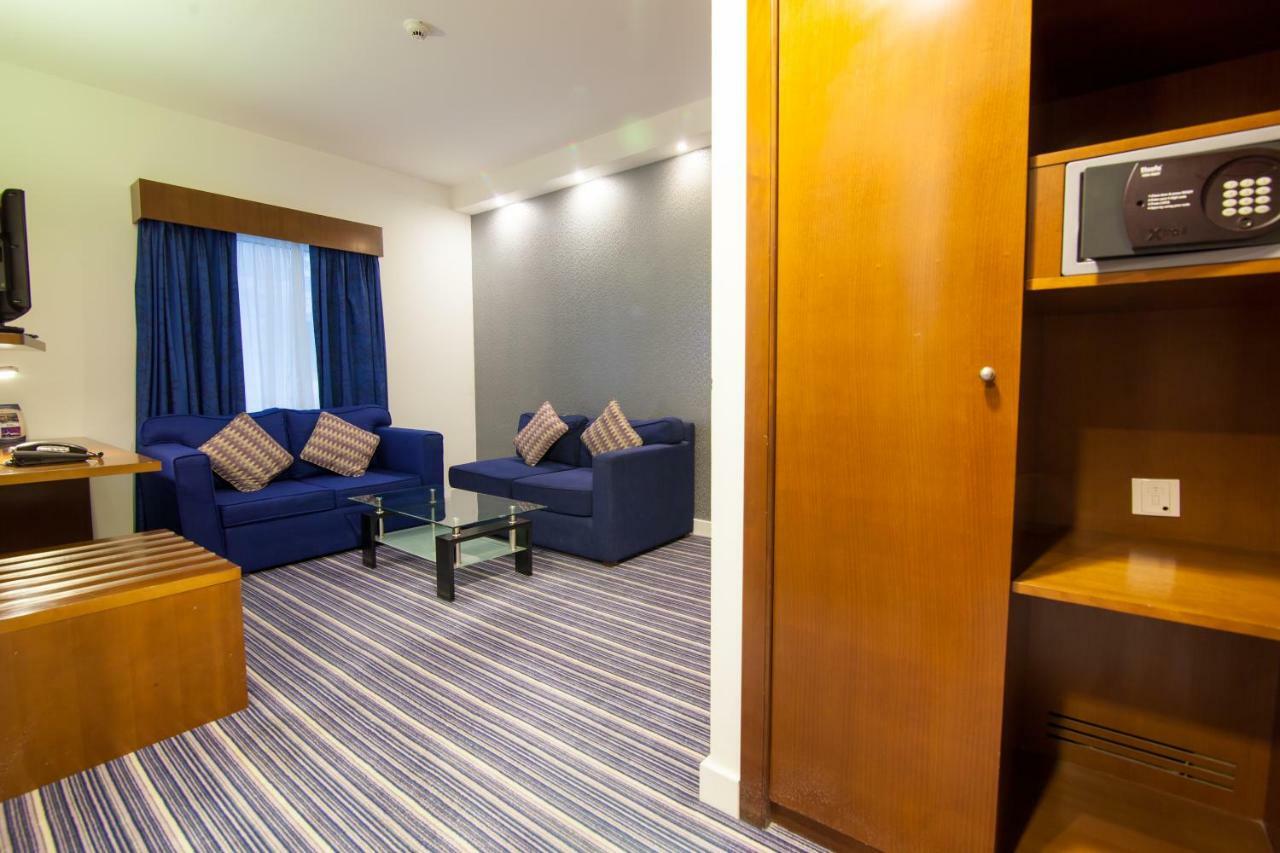 Holiday Bahrain Hotel Манама Экстерьер фото