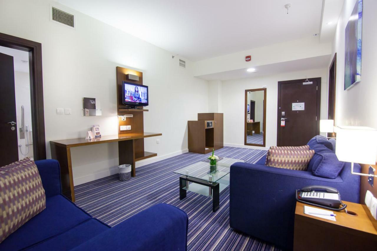 Holiday Bahrain Hotel Манама Экстерьер фото