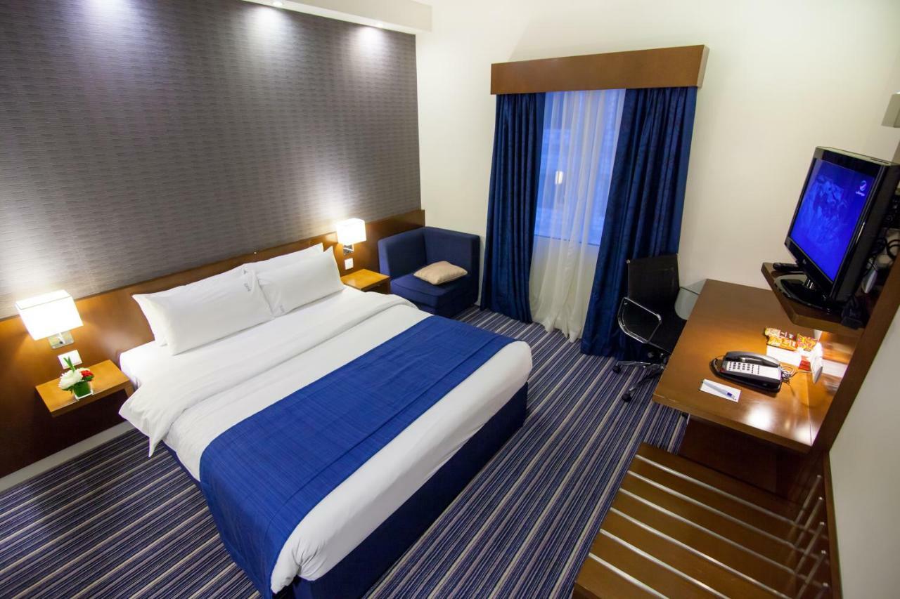 Holiday Bahrain Hotel Манама Экстерьер фото