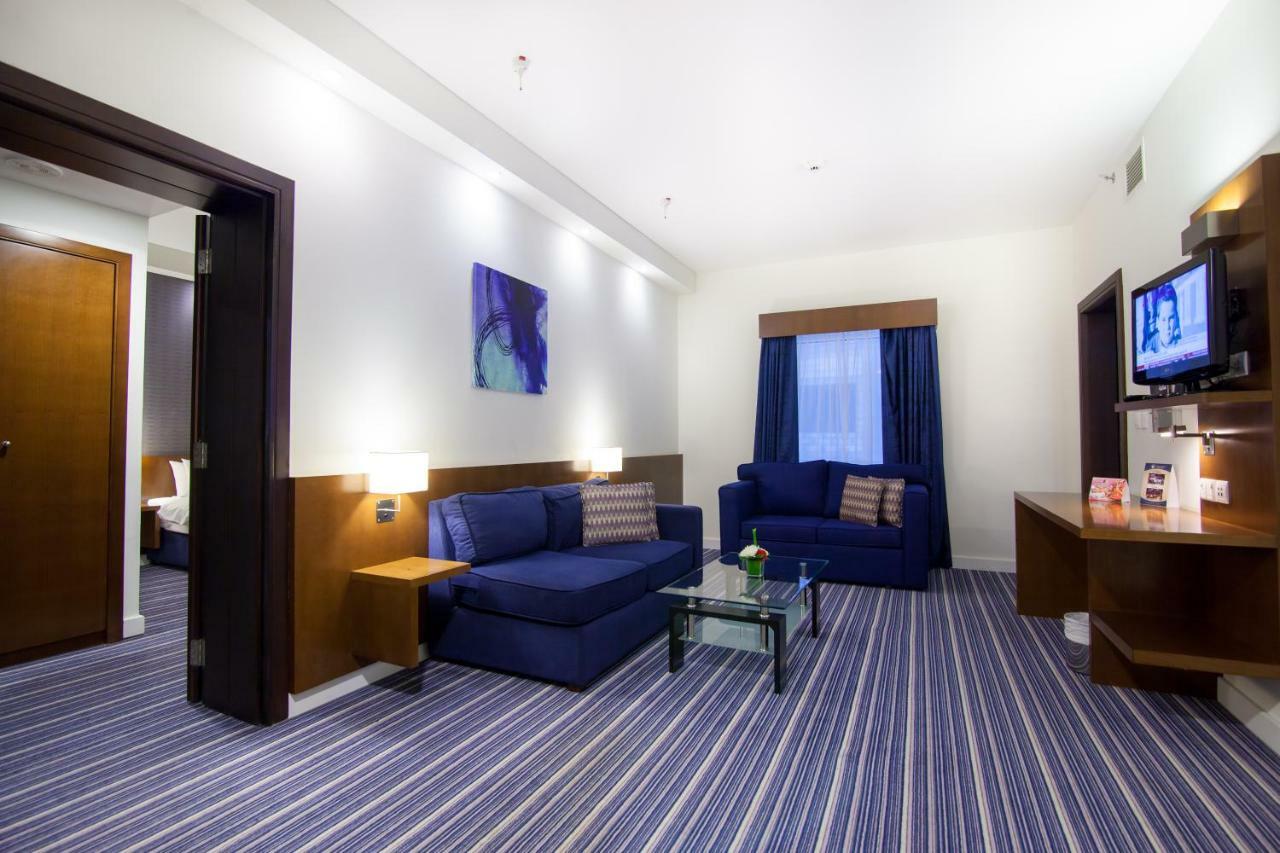 Holiday Bahrain Hotel Манама Экстерьер фото